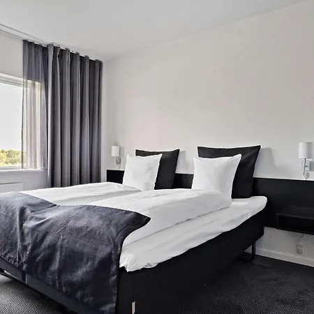 Western Hotel 4*